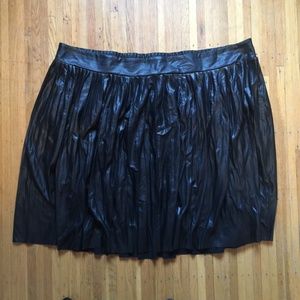Torrid faux leather/pleather pleated skirt plus 4
